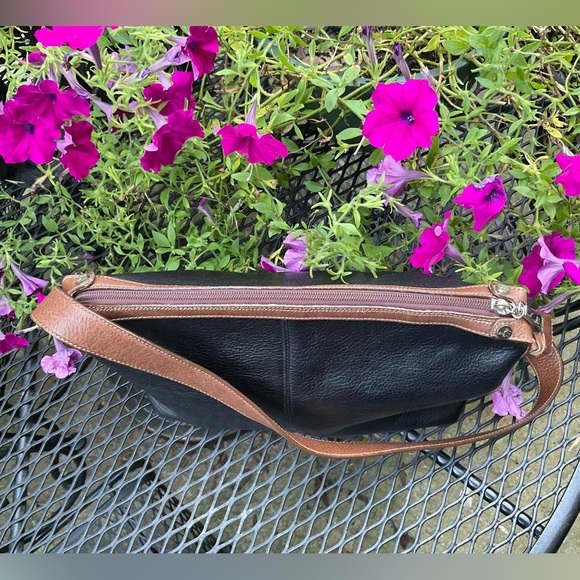 Petusco Made In Spain Black & Brown Gold Lining Genuine Leather Bag! - Picture 9 of 16